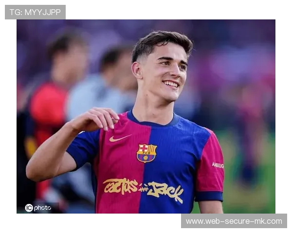 巴萨前场小范围配合提升质量,加维判断准确